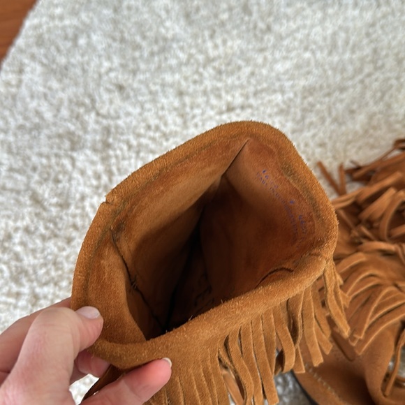 Minnetonka Fringe Boots - 9 - Picture 6 of 6